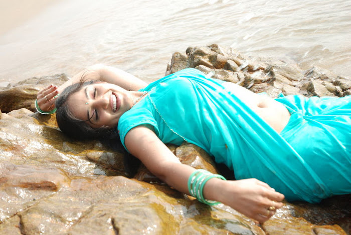 madhavi latha new beach actress pics